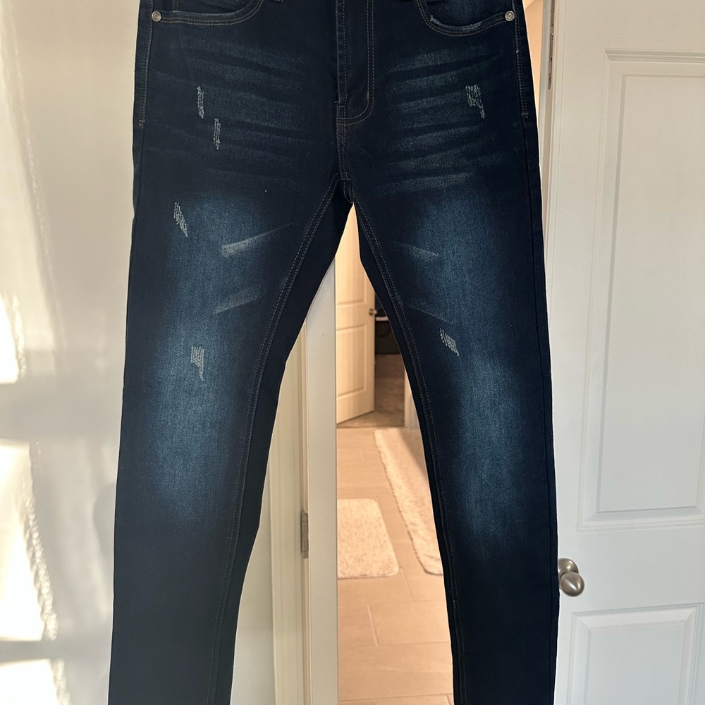 Vassari dark wash men’s jeans. Size 30 waist